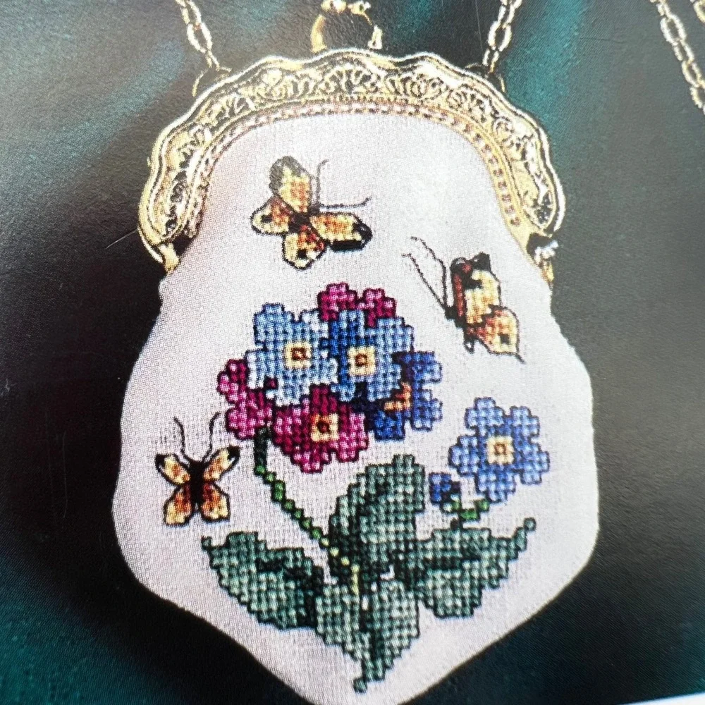 American School of Needlework Little Cross Stitch Purses Book Barbara Baatz 3739
